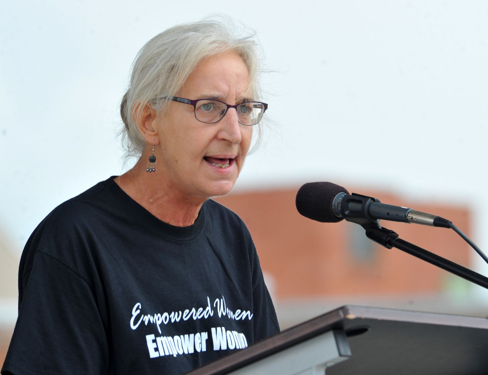 100221-qc-nws-womensrally-136